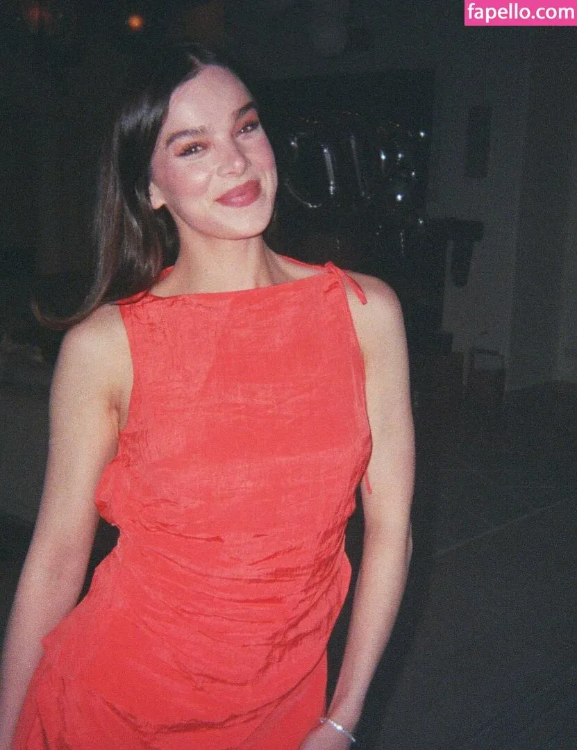 Hailee Steinfeld Onlyfans Photo Gallery 