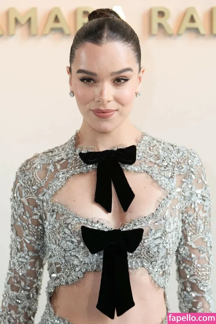 Hailee Steinfeld Onlyfans Photo Gallery 