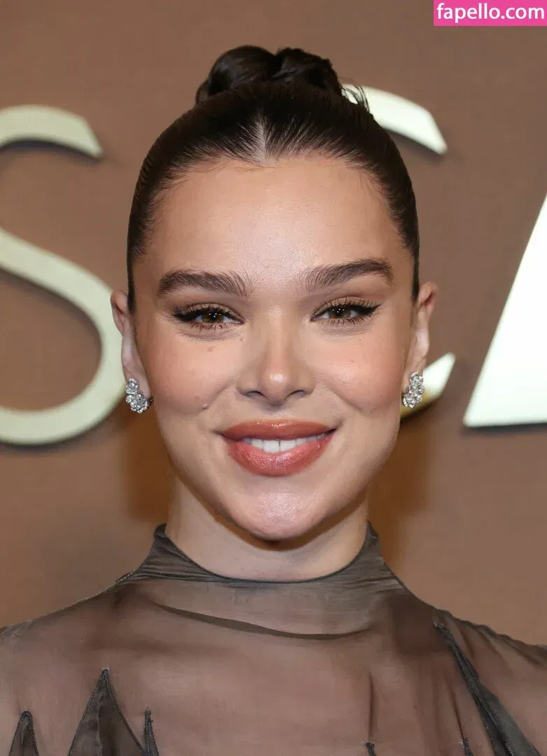 Hailee Steinfeld Onlyfans Photo Gallery 
