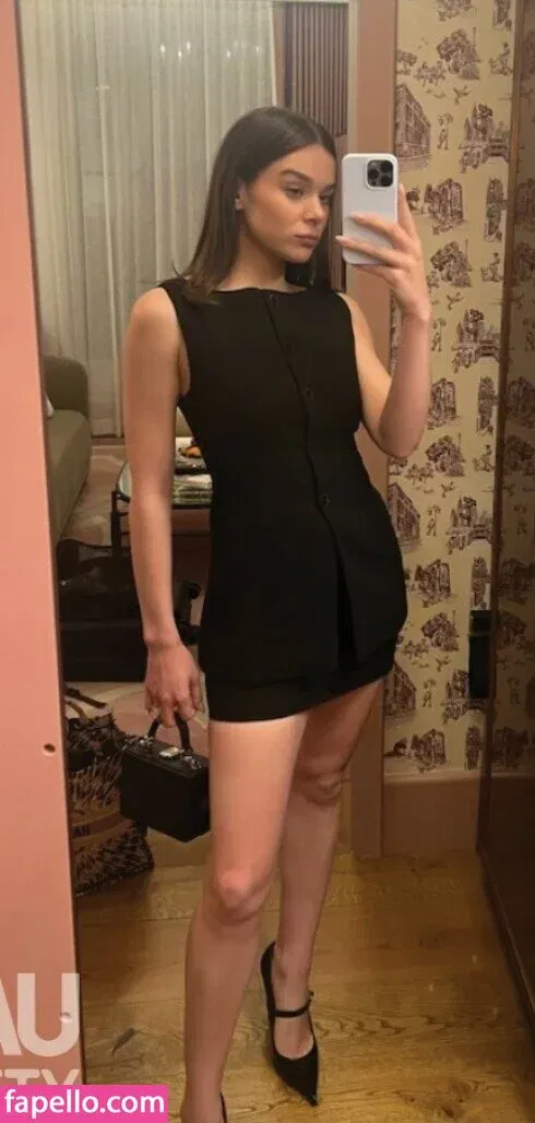 Hailee Steinfeld Onlyfans Photo Gallery 