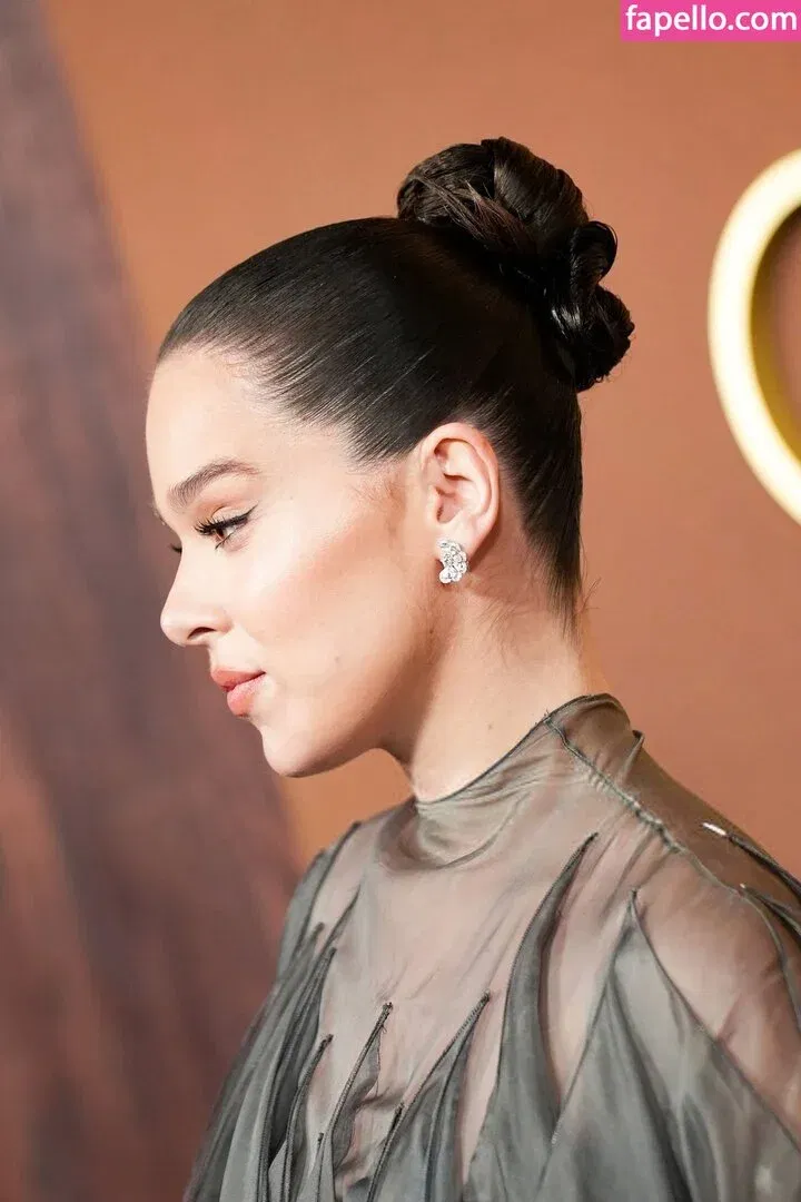 Hailee Steinfeld Onlyfans Photo Gallery 