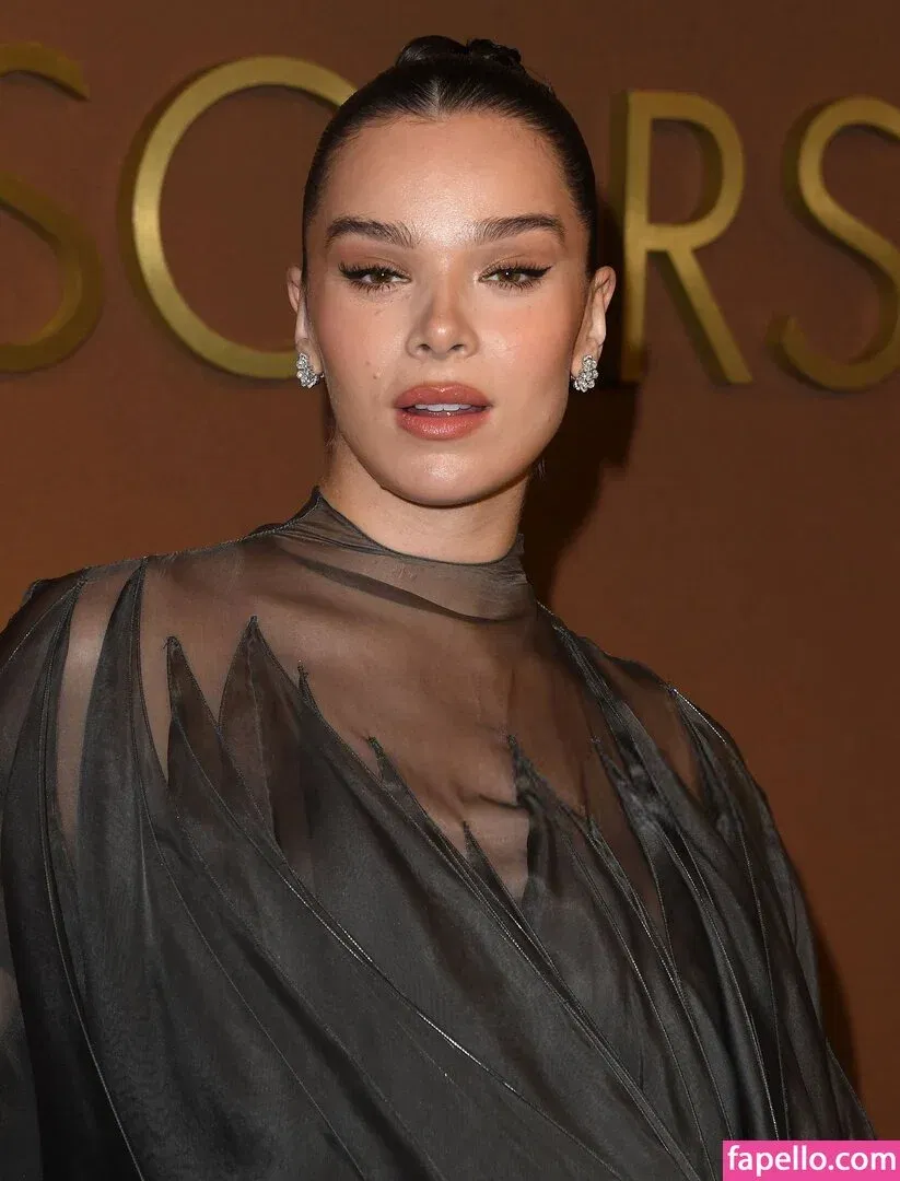 Hailee Steinfeld Onlyfans Photo Gallery 