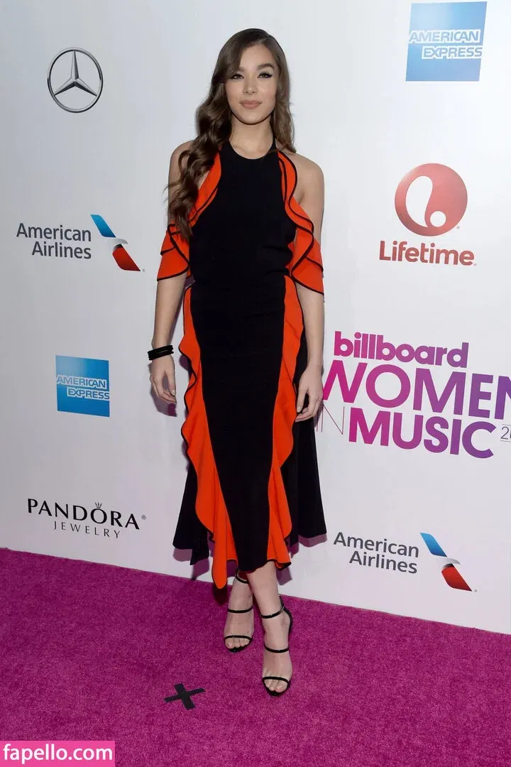 Hailee Steinfeld Onlyfans Photo Gallery 