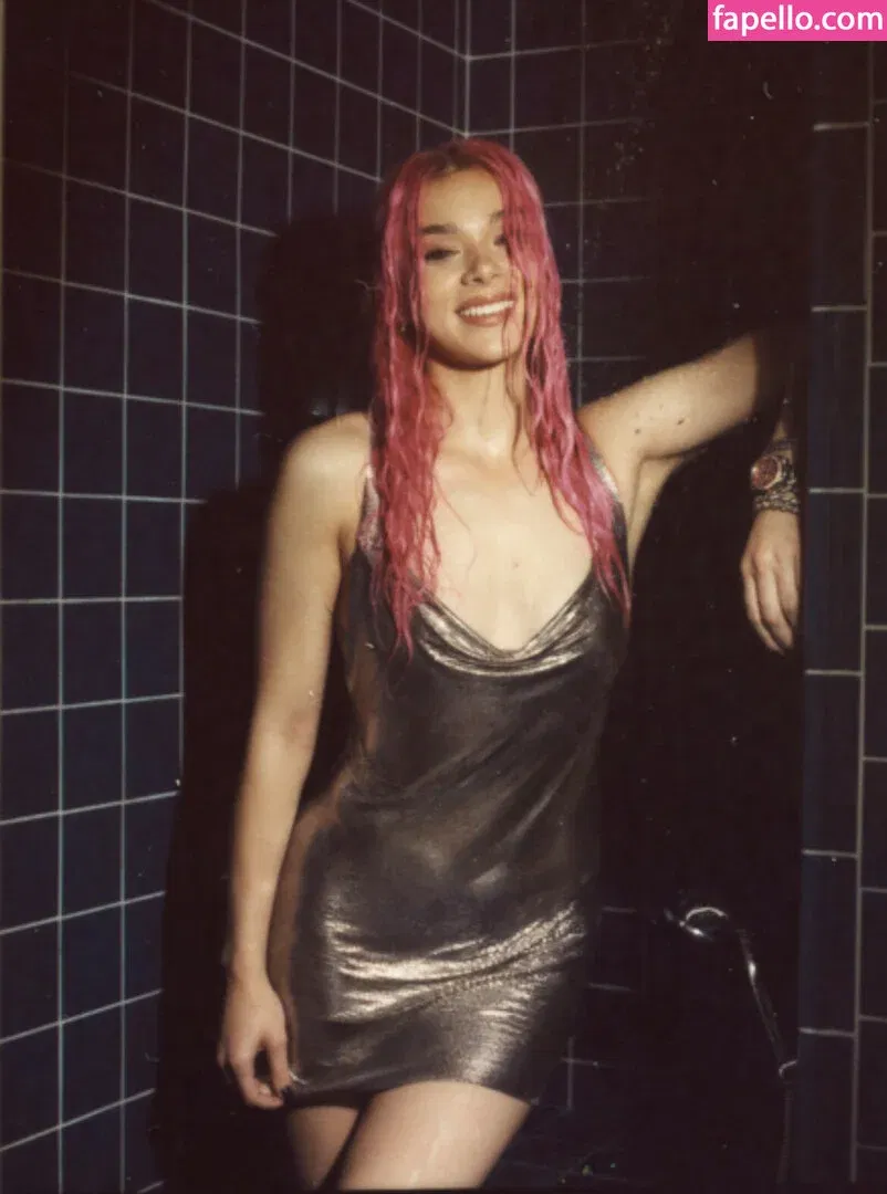 Hailee Steinfeld Onlyfans Photo Gallery 