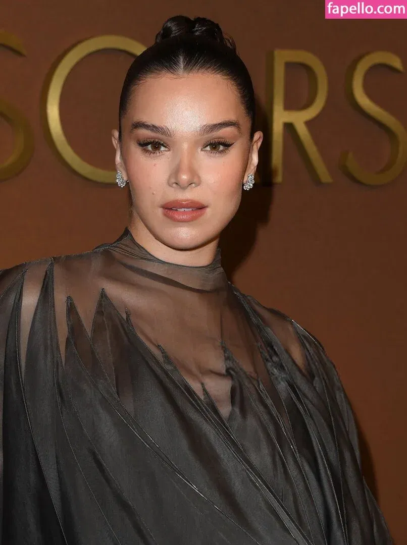 Hailee Steinfeld Onlyfans Photo Gallery 