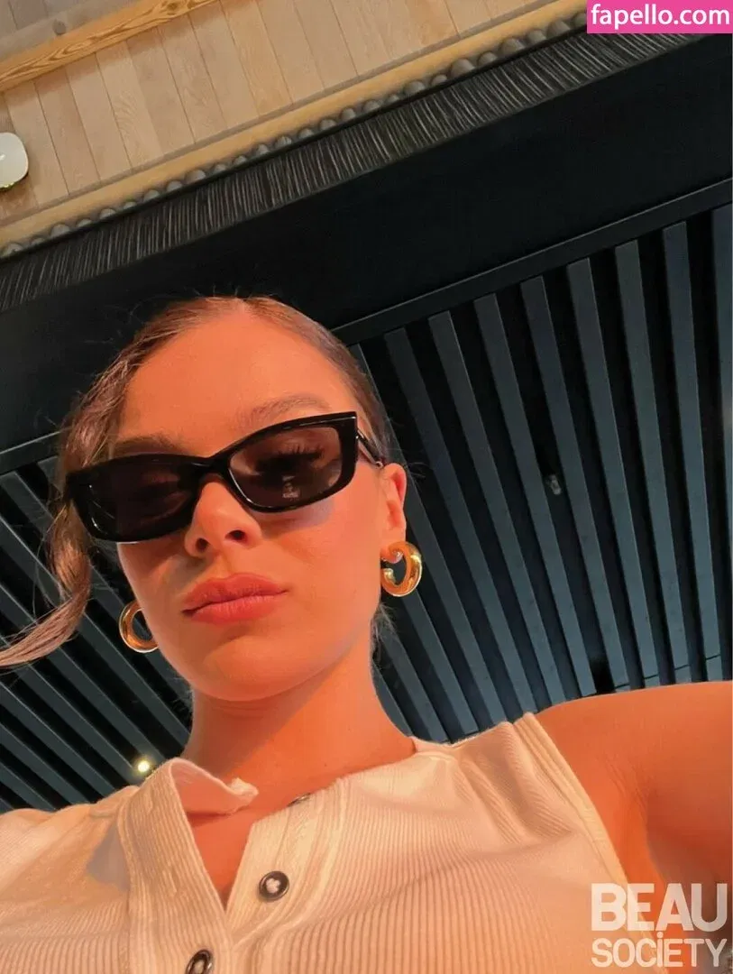 Hailee Steinfeld Onlyfans Photo Gallery 