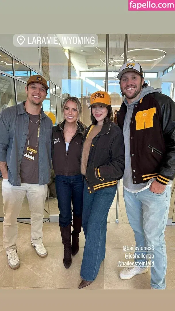 Hailee Steinfeld Onlyfans Photo Gallery 