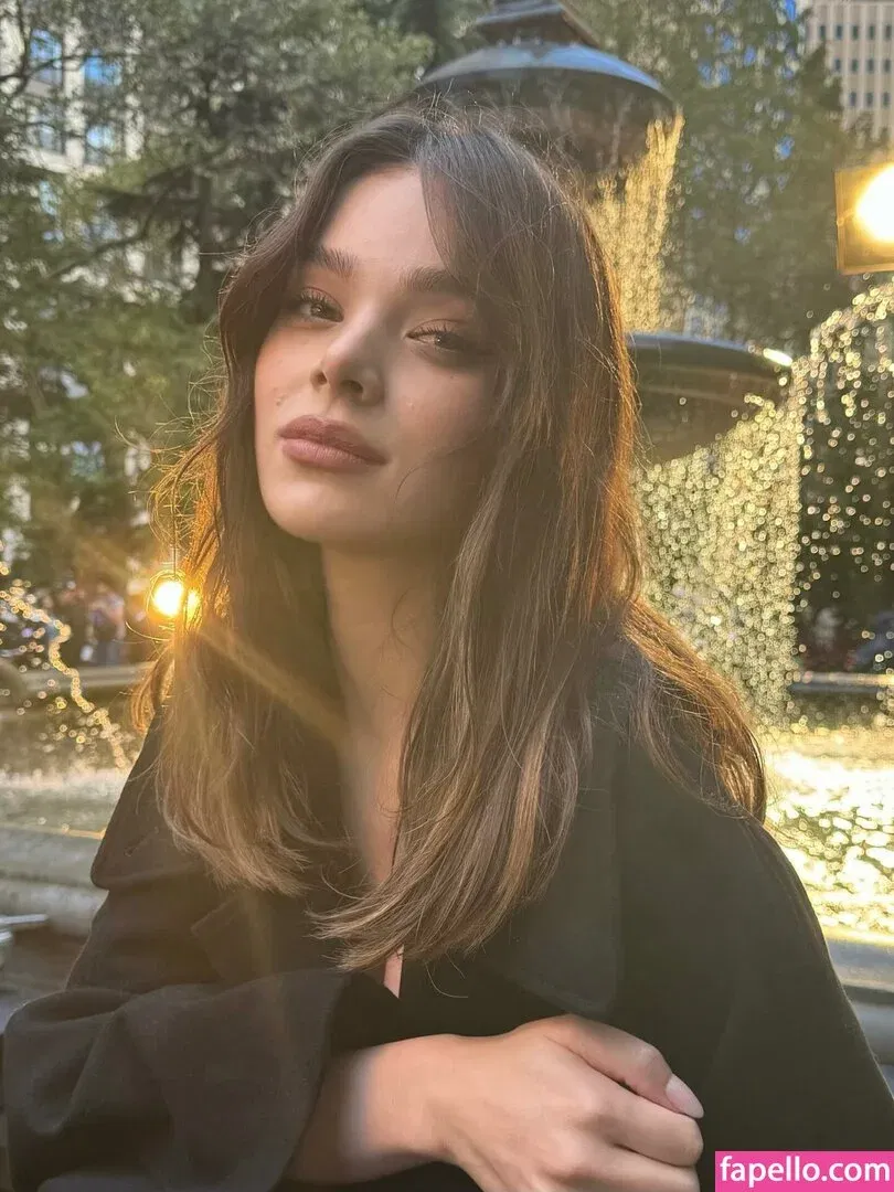 Hailee Steinfeld Onlyfans Photo Gallery 