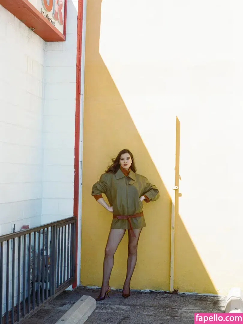 Hailee Steinfeld Onlyfans Photo Gallery 