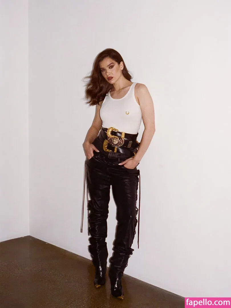 Hailee Steinfeld Onlyfans Photo Gallery 