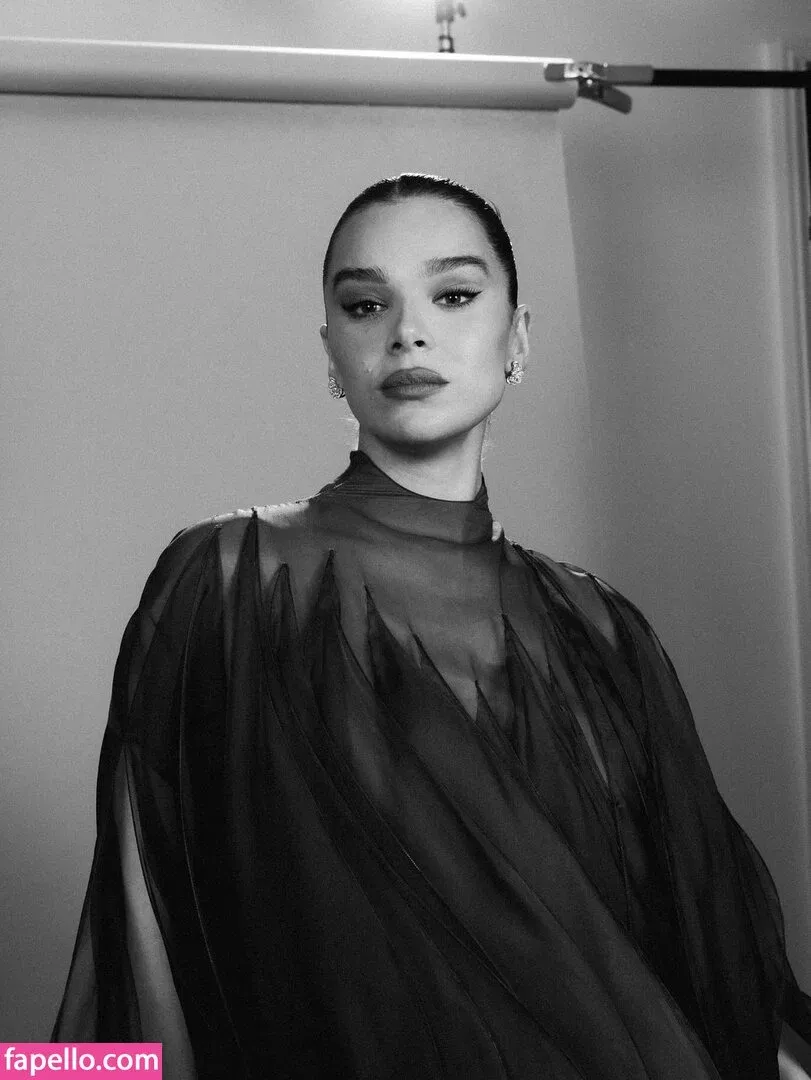 Hailee Steinfeld Onlyfans Photo Gallery 