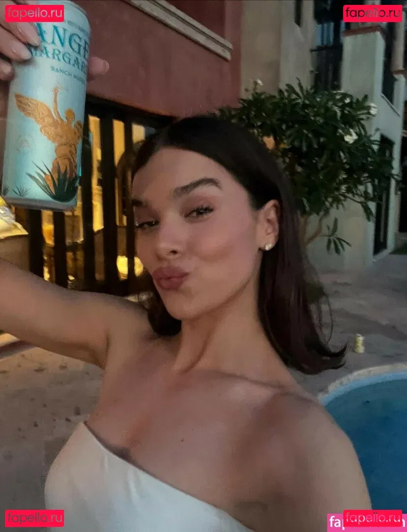 Hailee Steinfeld Onlyfans Photo Gallery 