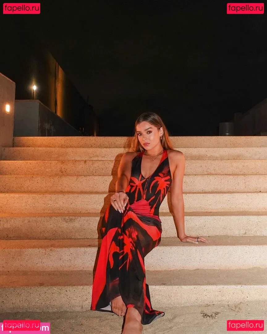 Hailee Steinfeld Onlyfans Photo Gallery 