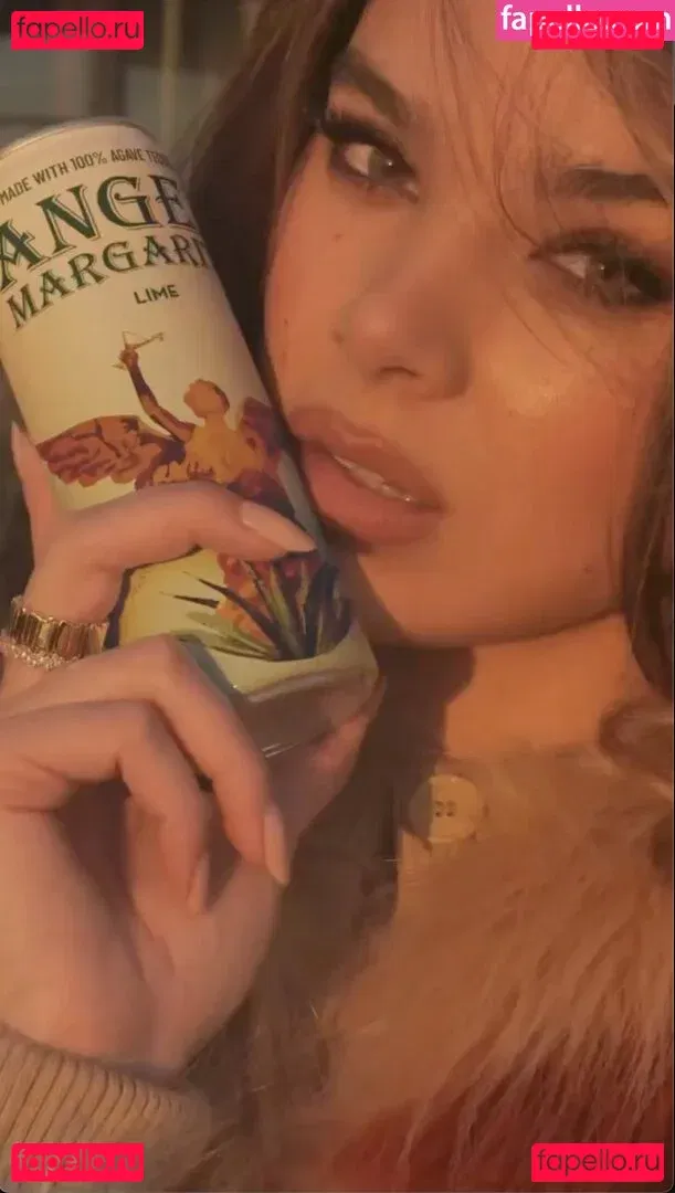 Hailee Steinfeld Onlyfans Photo Gallery 