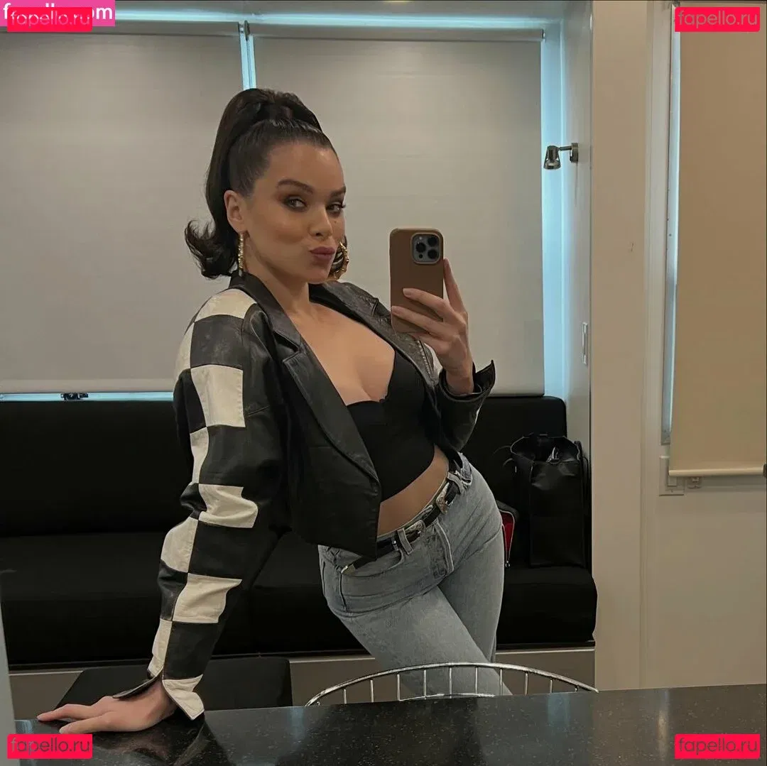 Hailee Steinfeld Onlyfans Photo Gallery 