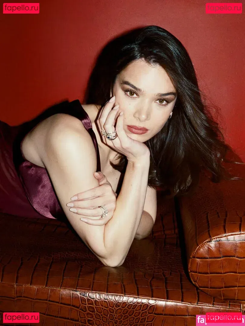 Hailee Steinfeld Onlyfans Photo Gallery 