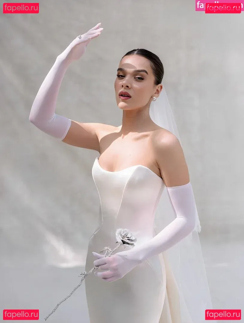 Hailee Steinfeld Onlyfans Photo Gallery 