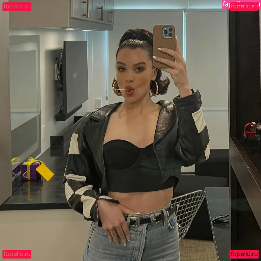 Hailee Steinfeld Onlyfans Photo Gallery 