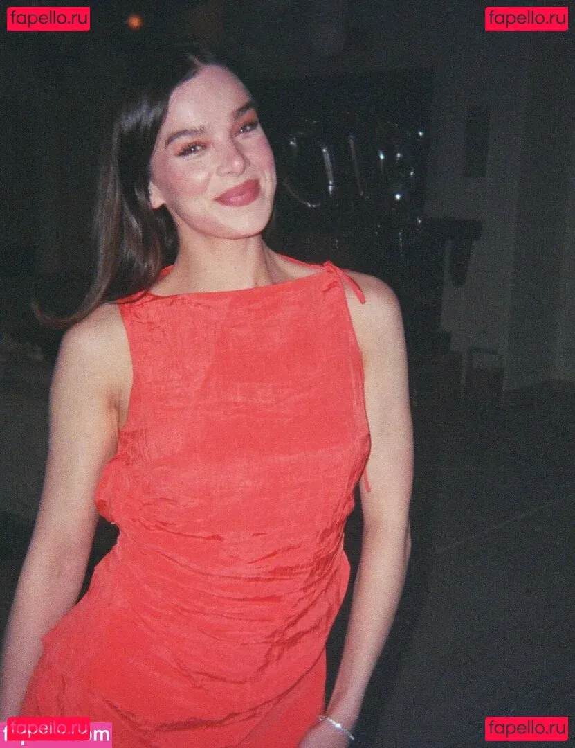 Hailee Steinfeld Onlyfans Photo Gallery 