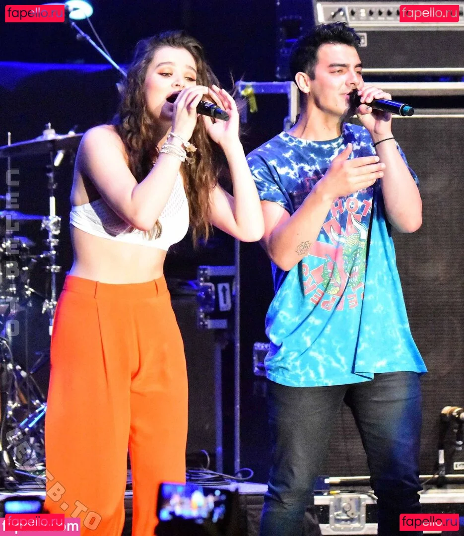 Hailee Steinfeld Onlyfans Photo Gallery 