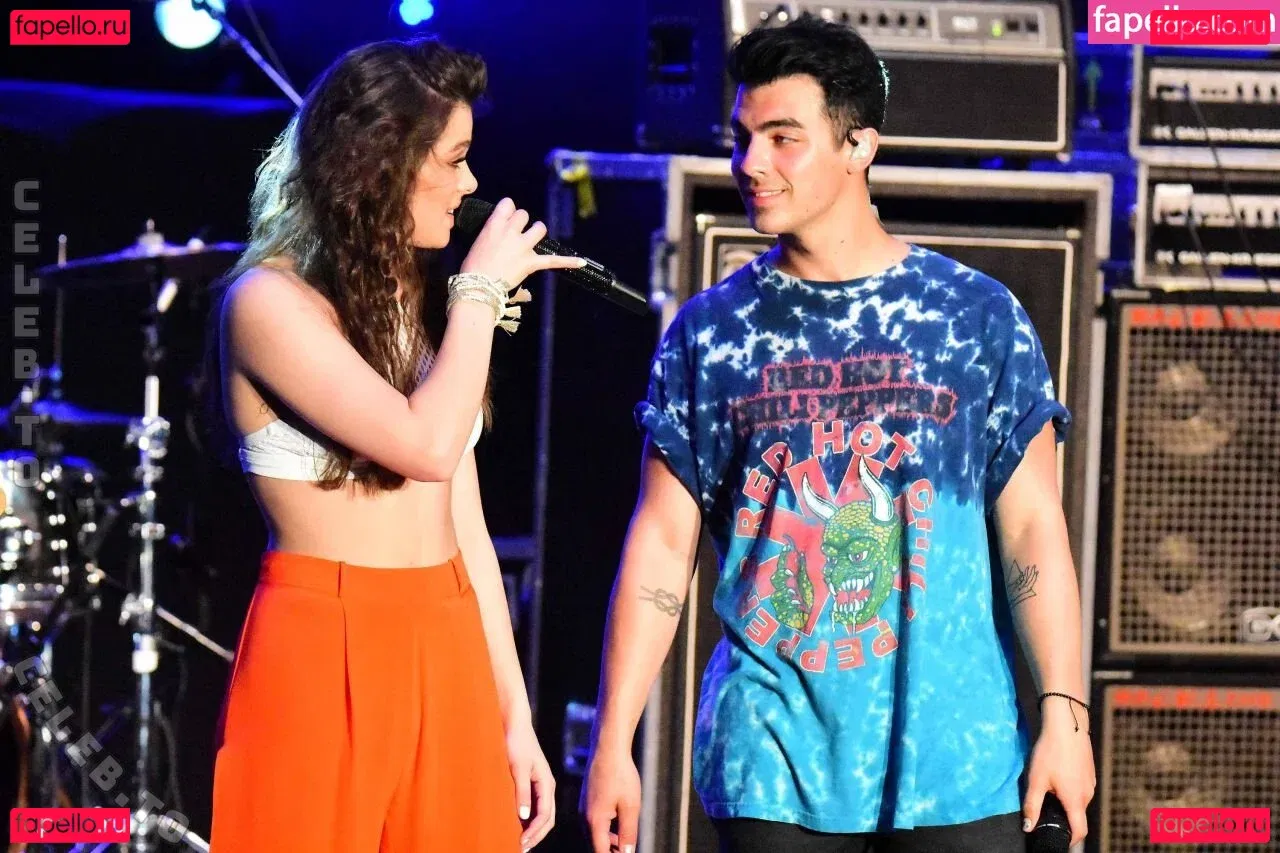 Hailee Steinfeld Onlyfans Photo Gallery 