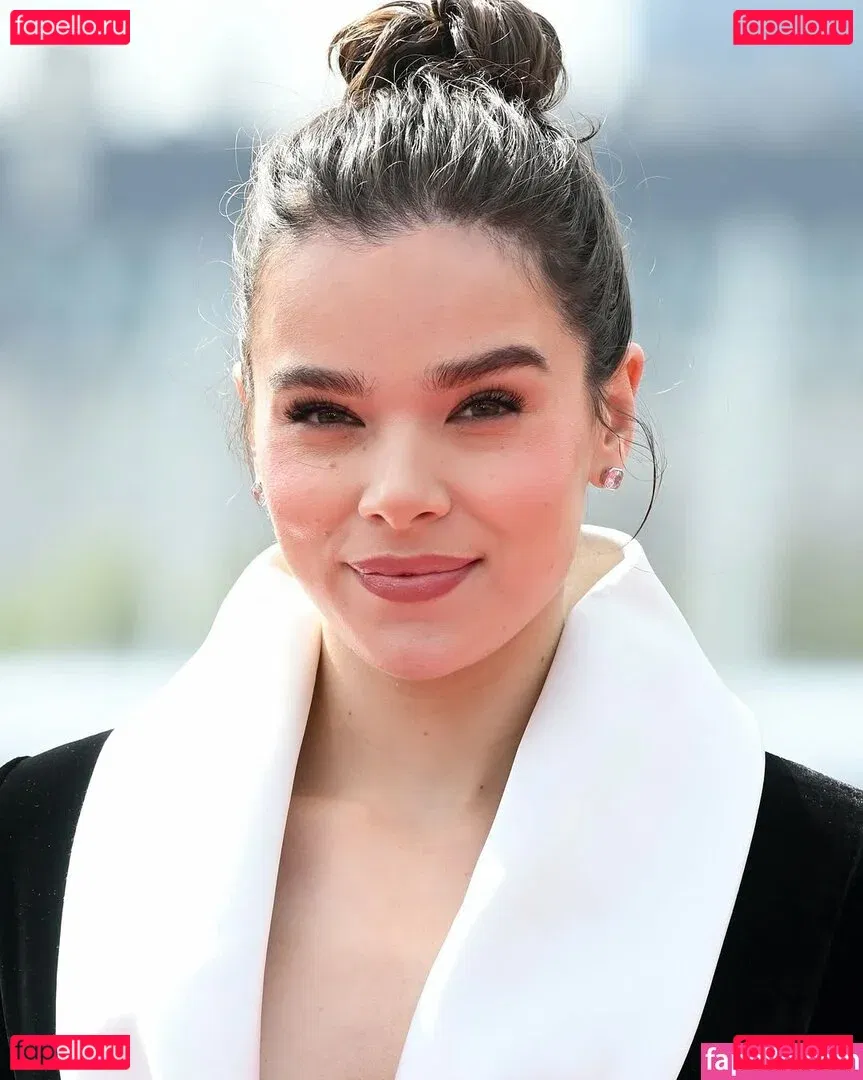 Hailee Steinfeld Onlyfans Photo Gallery 