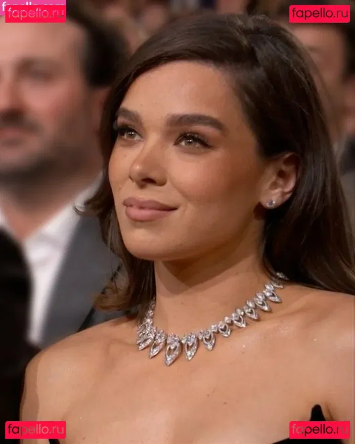 Hailee Steinfeld Onlyfans Photo Gallery 