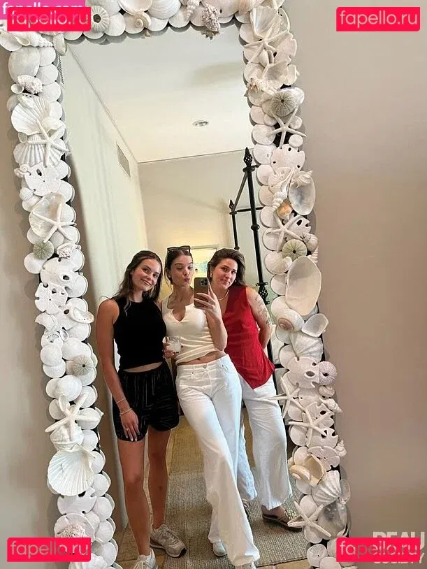 Hailee Steinfeld Onlyfans Photo Gallery 