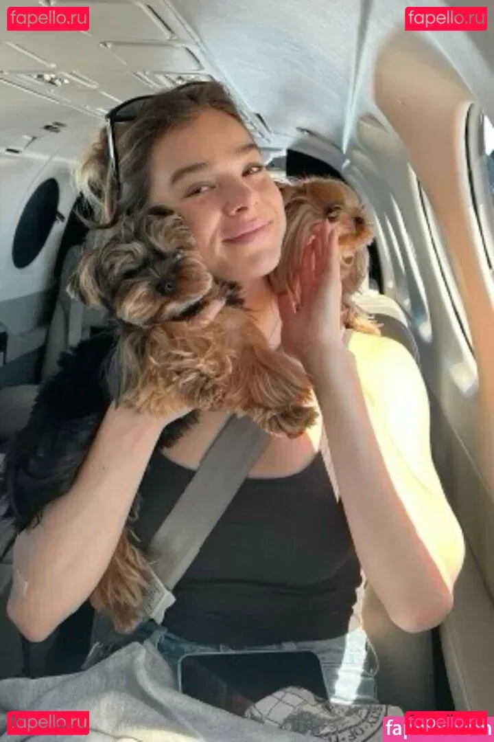 Hailee Steinfeld Onlyfans Photo Gallery 