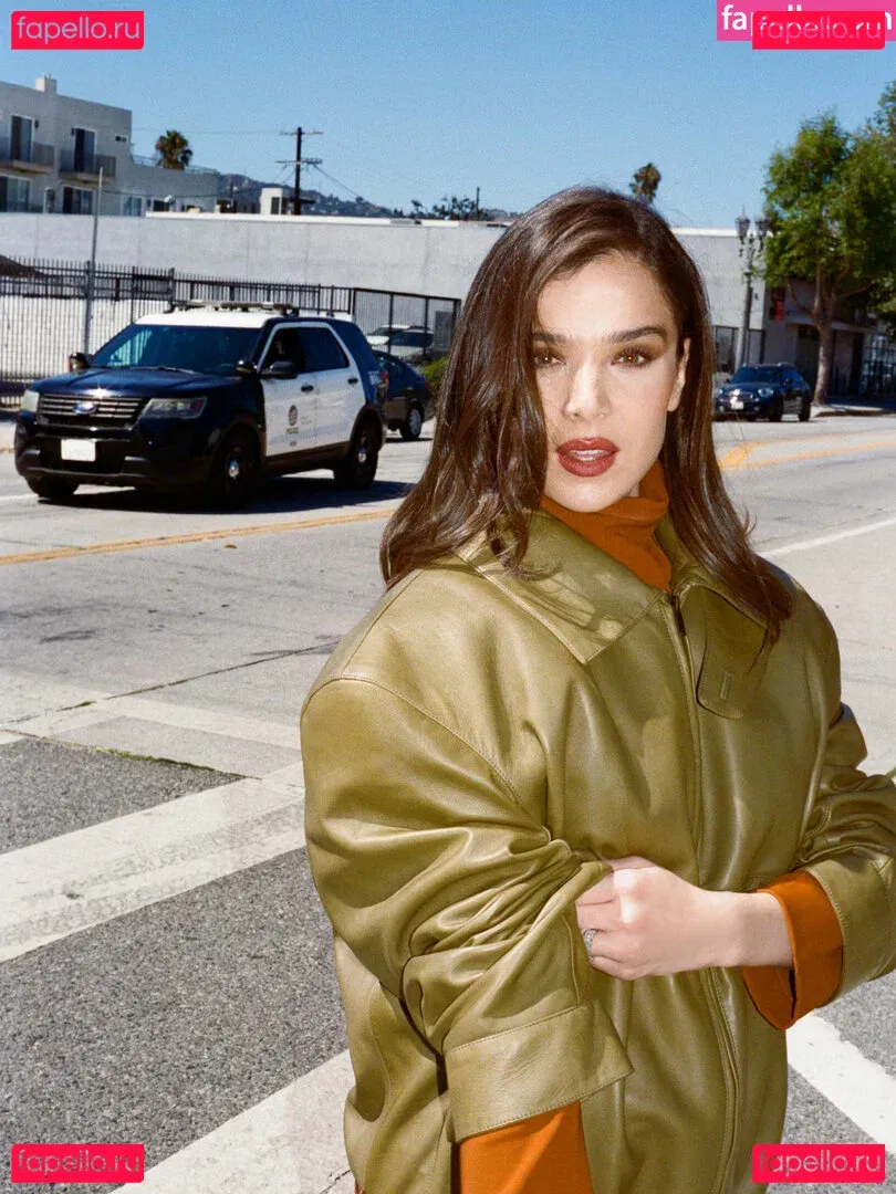 Hailee Steinfeld Onlyfans Photo Gallery 