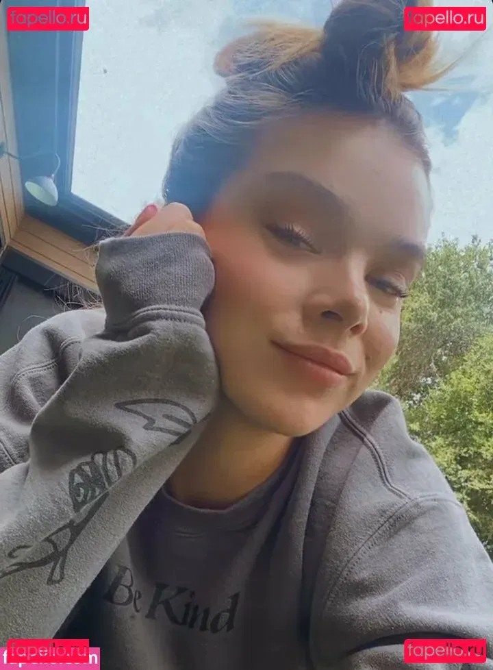 Hailee Steinfeld Onlyfans Photo Gallery 