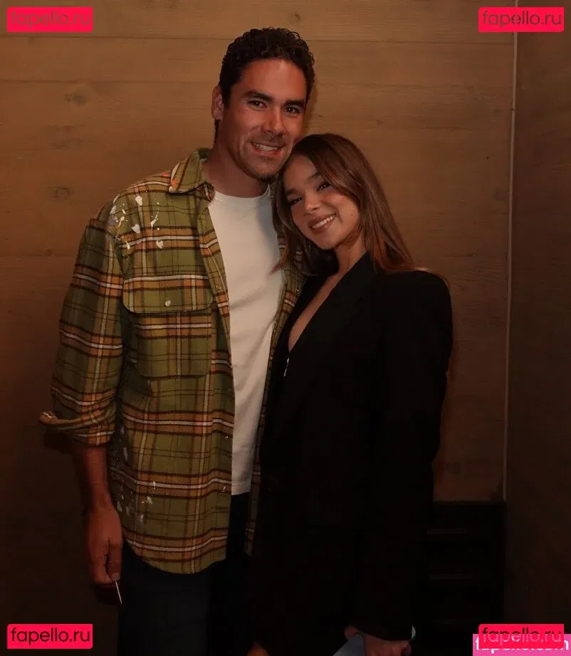 Hailee Steinfeld Onlyfans Photo Gallery 