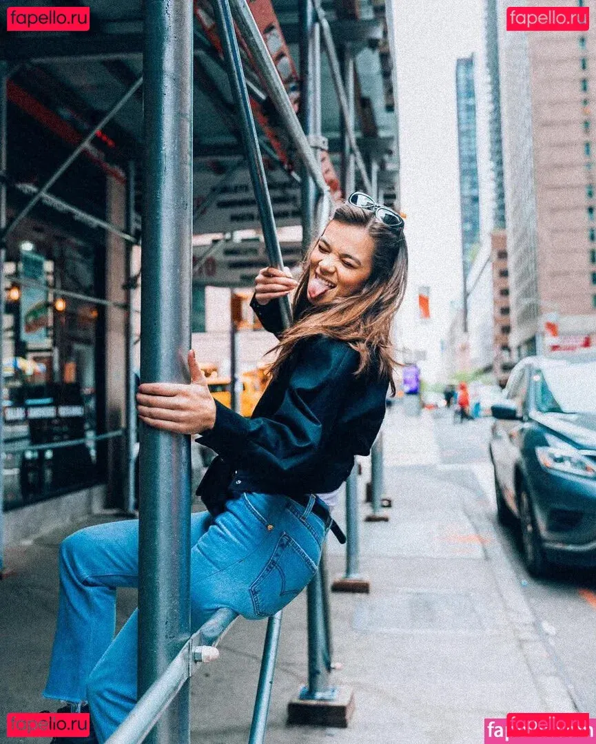 Hailee Steinfeld Onlyfans Photo Gallery 