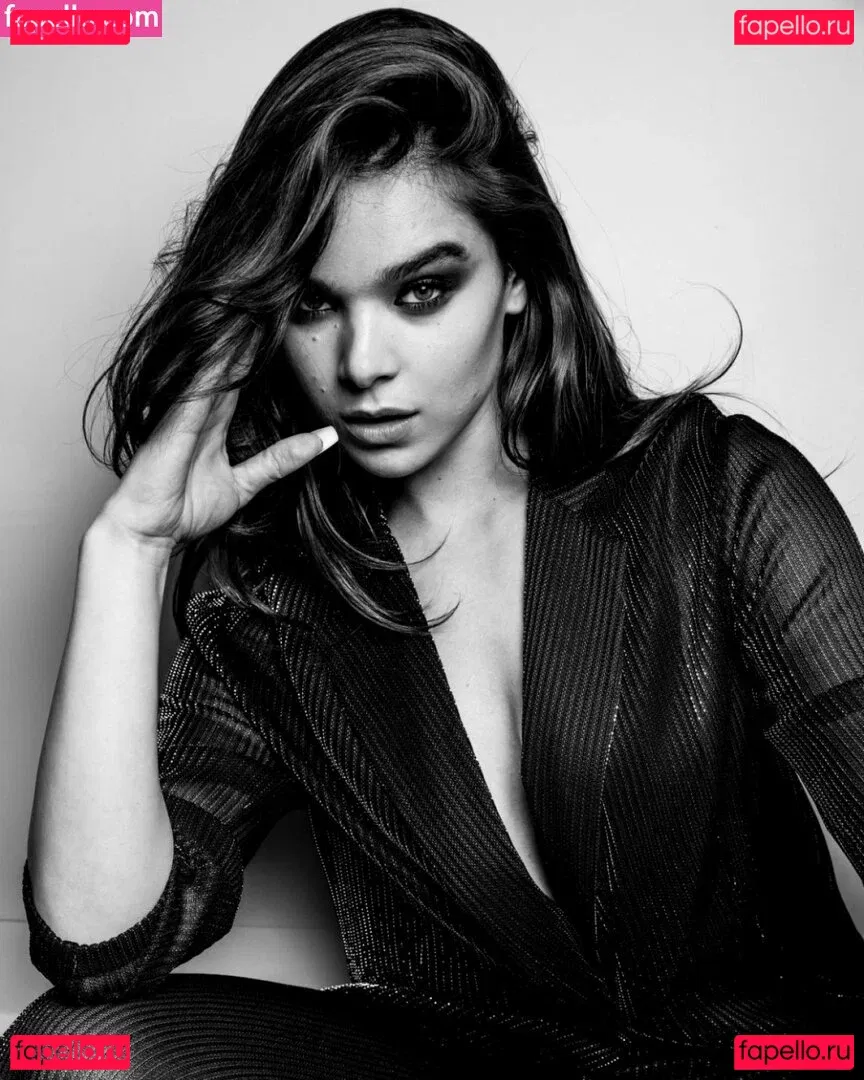 Hailee Steinfeld Onlyfans Photo Gallery 