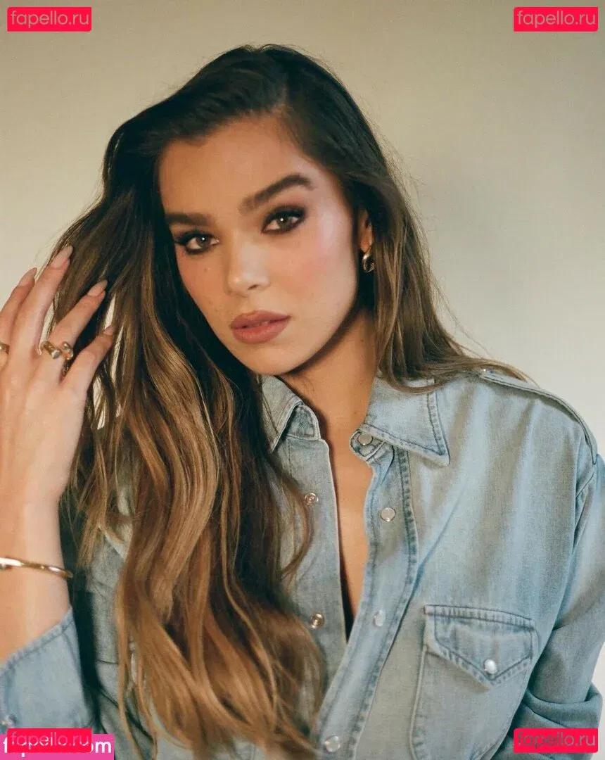 Hailee Steinfeld Onlyfans Photo Gallery 