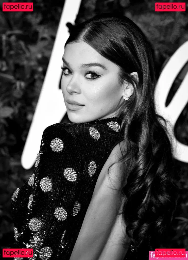Hailee Steinfeld Onlyfans Photo Gallery 