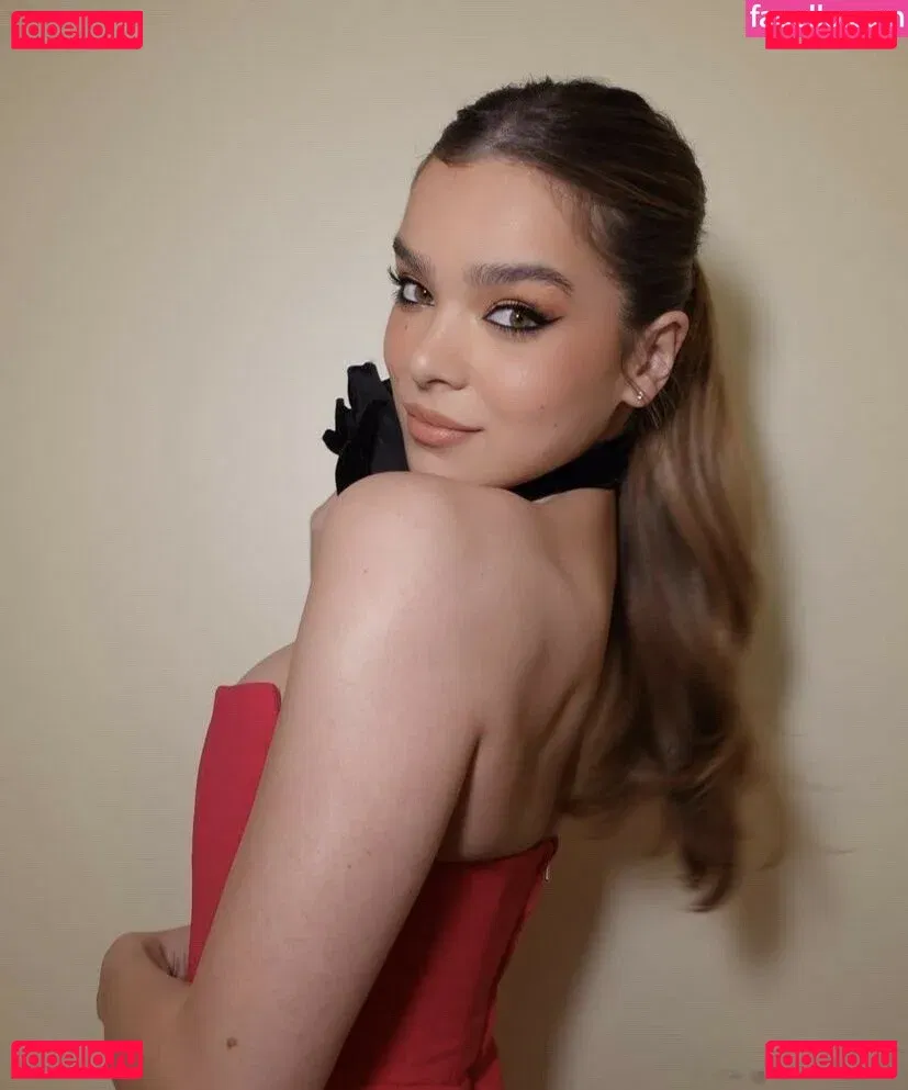 Hailee Steinfeld Onlyfans Photo Gallery 