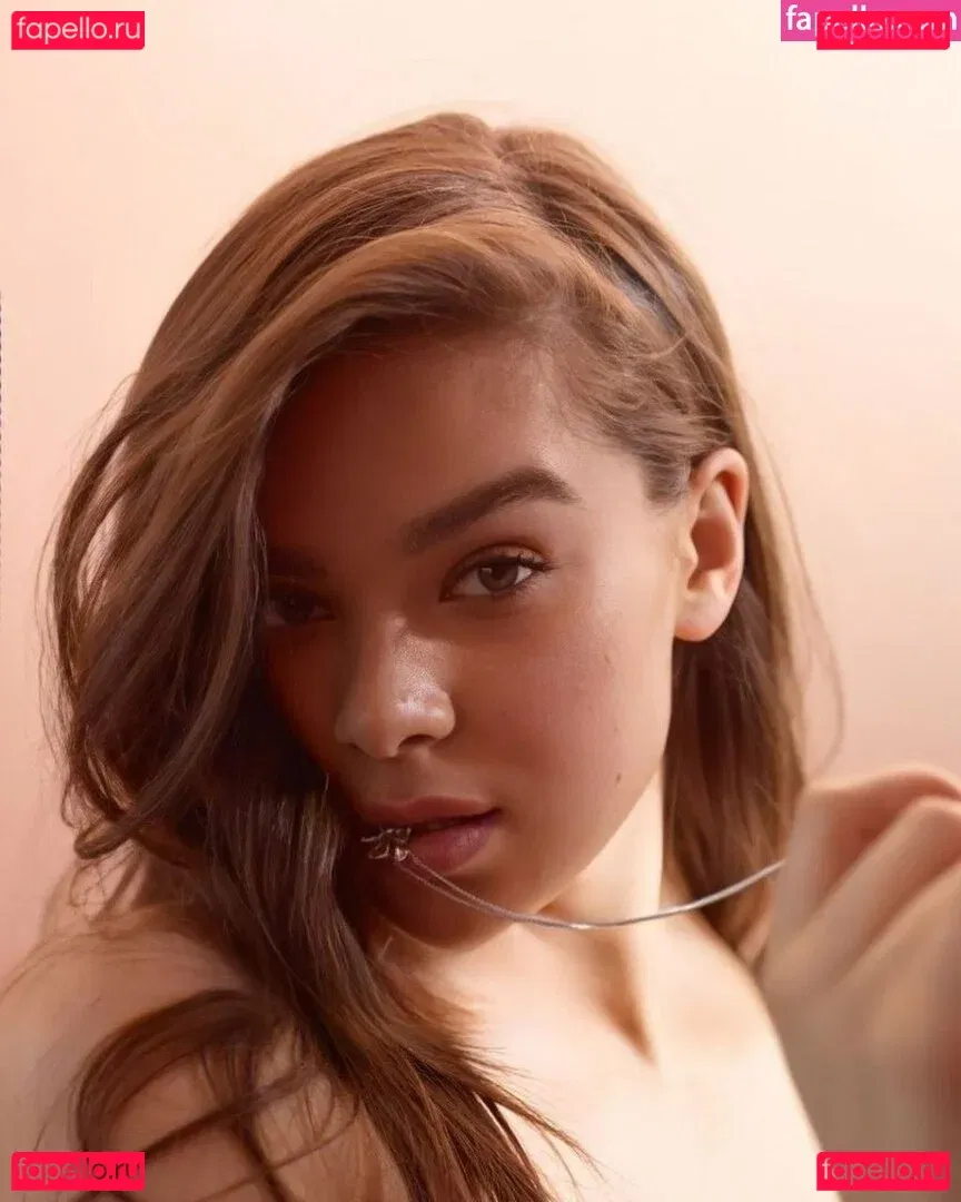 Hailee Steinfeld Onlyfans Photo Gallery 