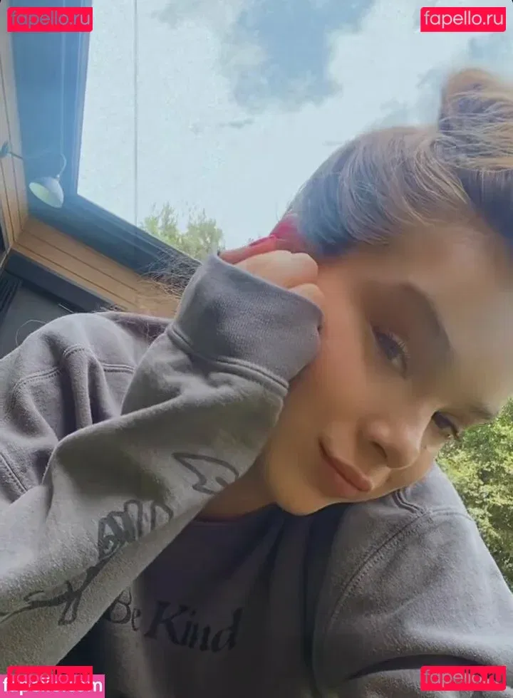 Hailee Steinfeld Onlyfans Photo Gallery 