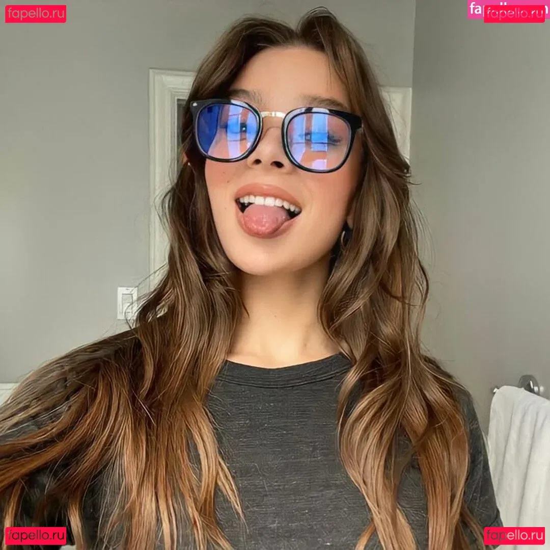 Hailee Steinfeld Onlyfans Photo Gallery 