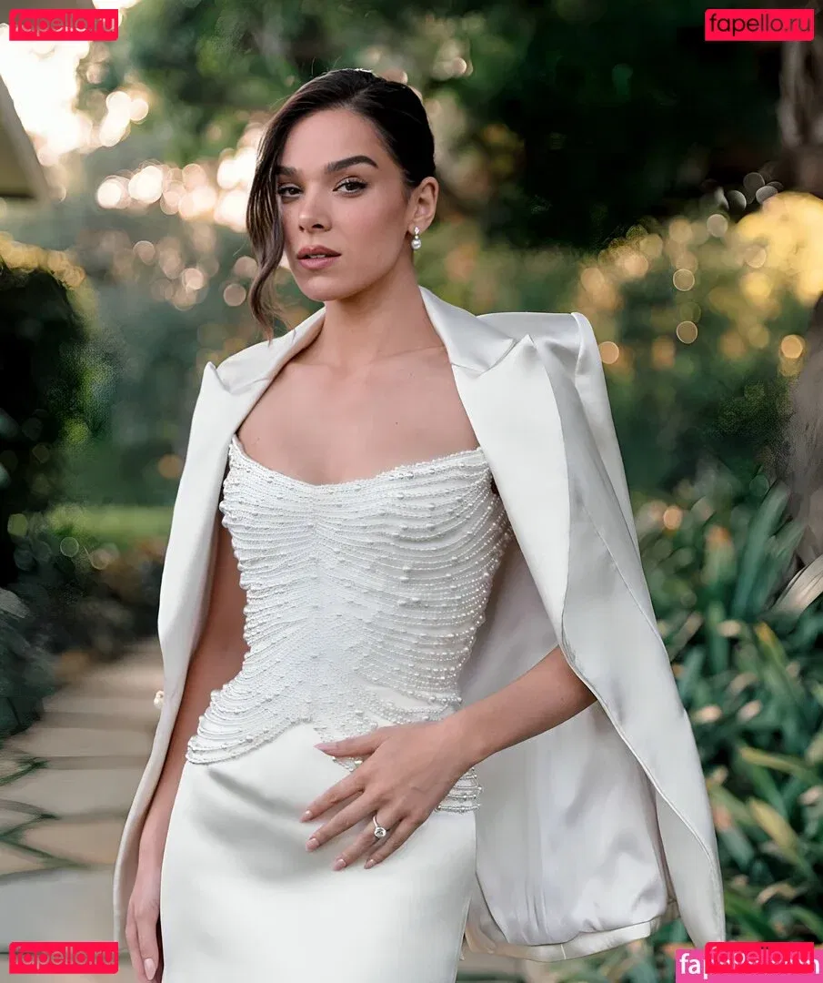 Hailee Steinfeld Onlyfans Photo Gallery 