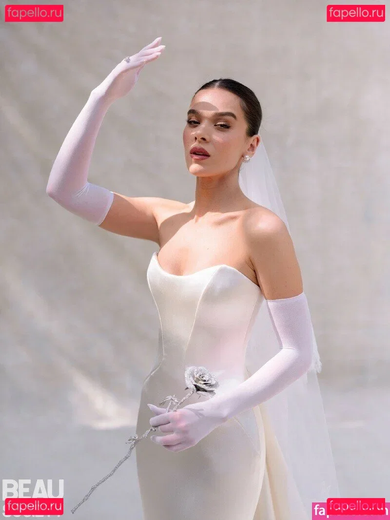 Hailee Steinfeld Onlyfans Photo Gallery 