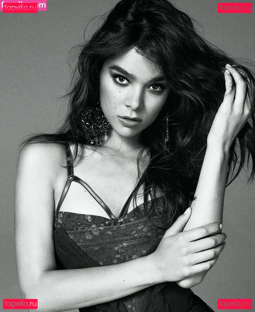 Hailee Steinfeld Onlyfans Photo Gallery 