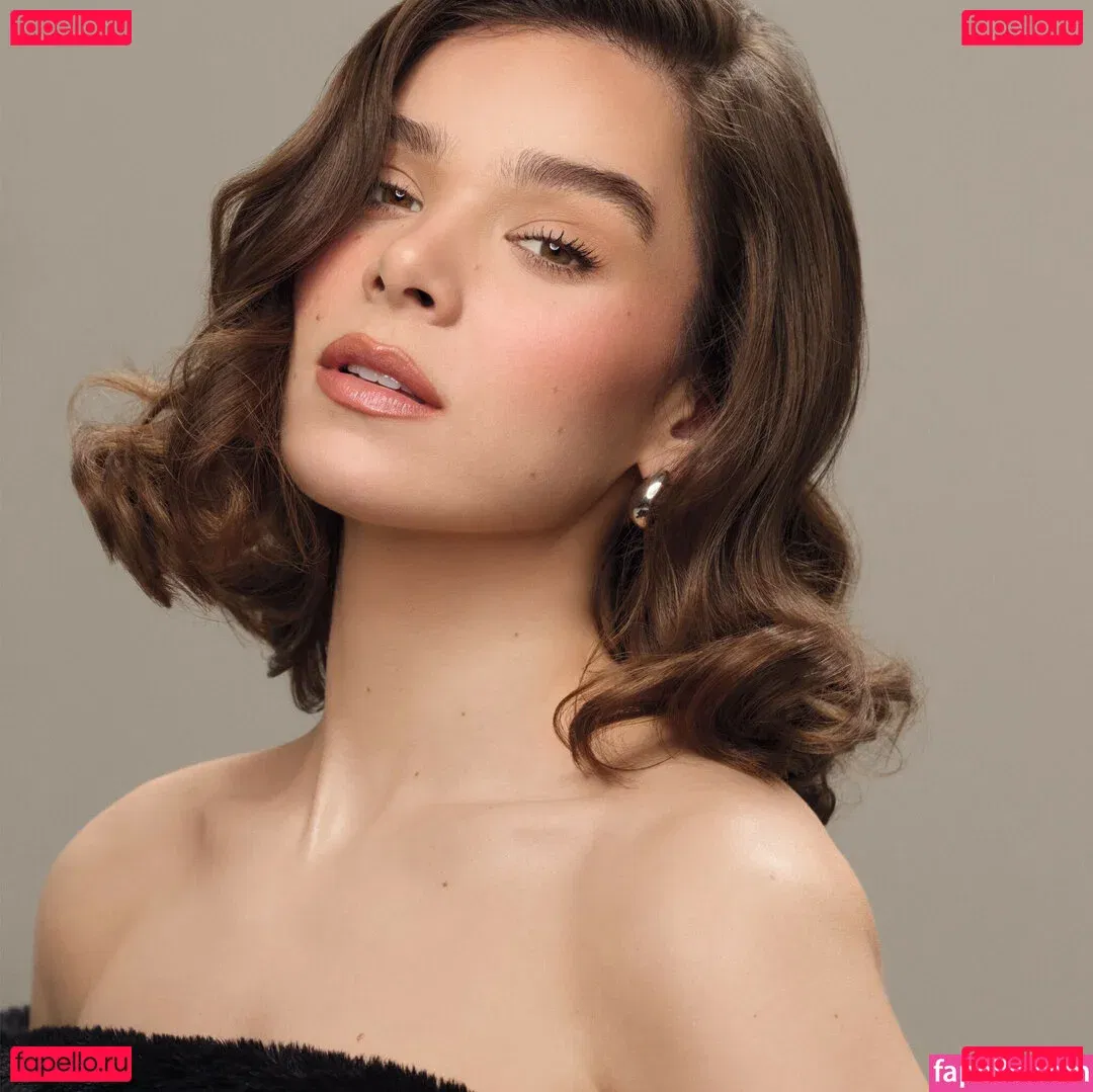Hailee Steinfeld Onlyfans Photo Gallery 