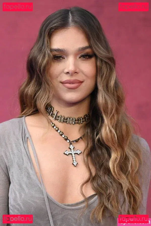 Hailee Steinfeld Onlyfans Photo Gallery 