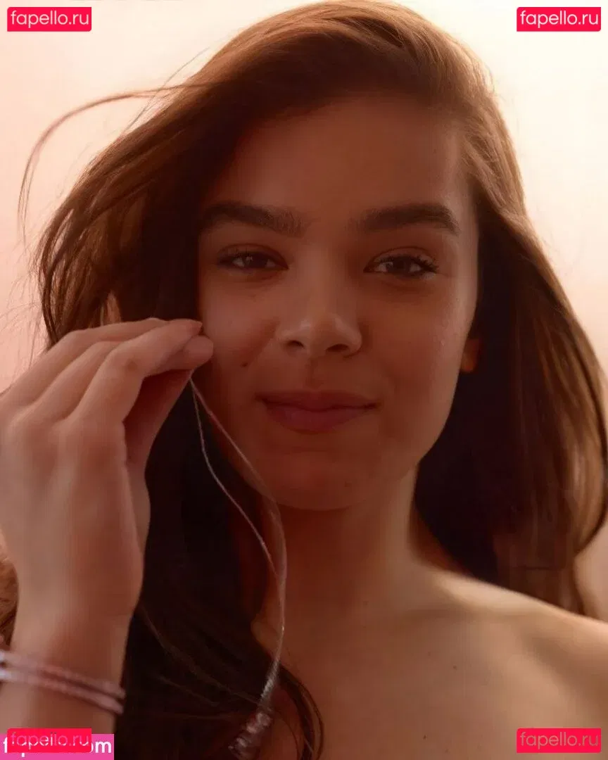 Hailee Steinfeld Onlyfans Photo Gallery 