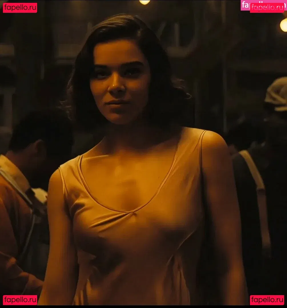 Hailee Steinfeld Onlyfans Photo Gallery 