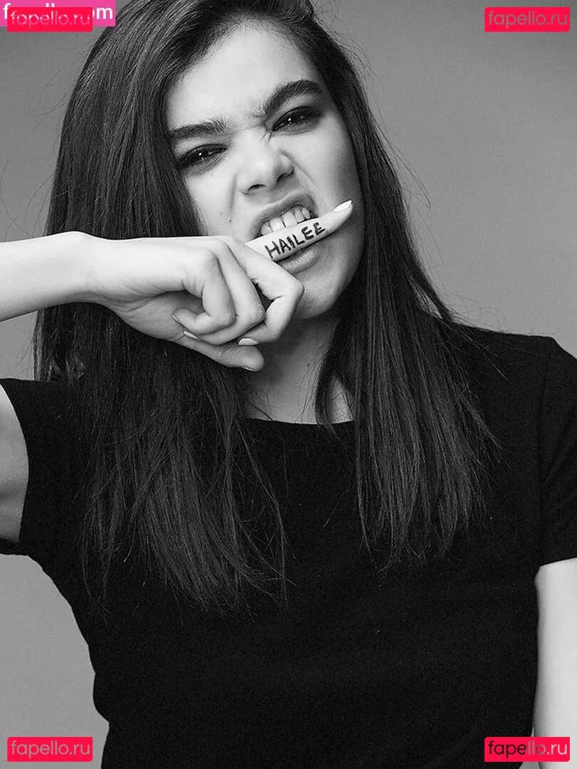 Hailee Steinfeld Onlyfans Photo Gallery 