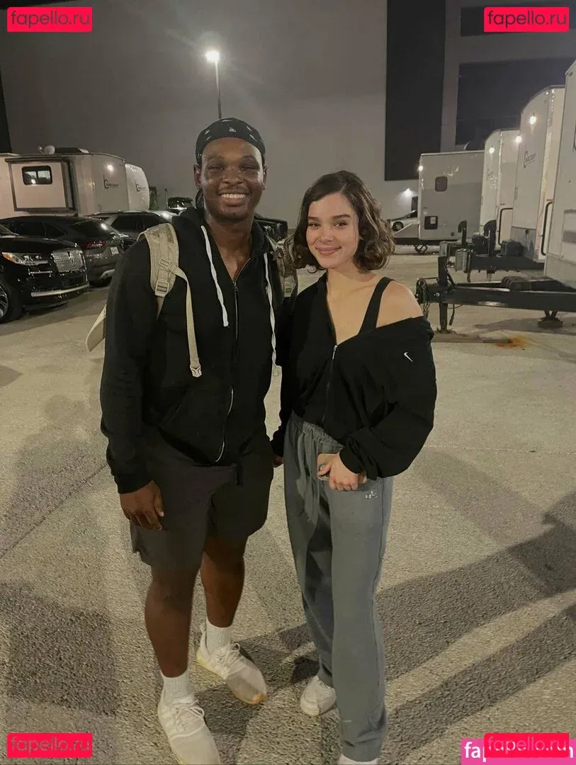 Hailee Steinfeld Onlyfans Photo Gallery 