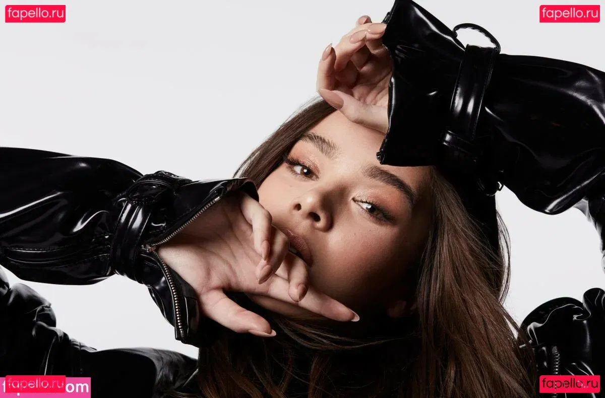 Hailee Steinfeld Onlyfans Photo Gallery 